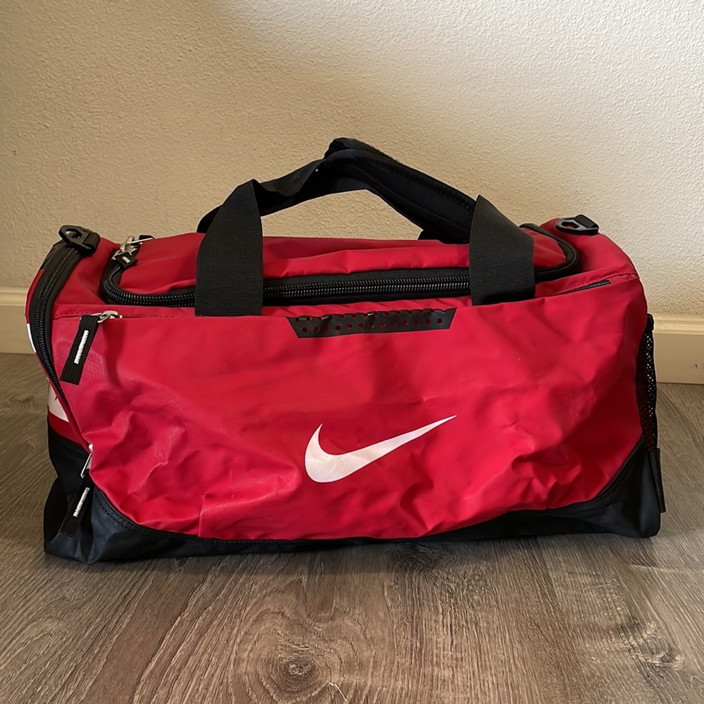 NIKE DUFFEL BAG